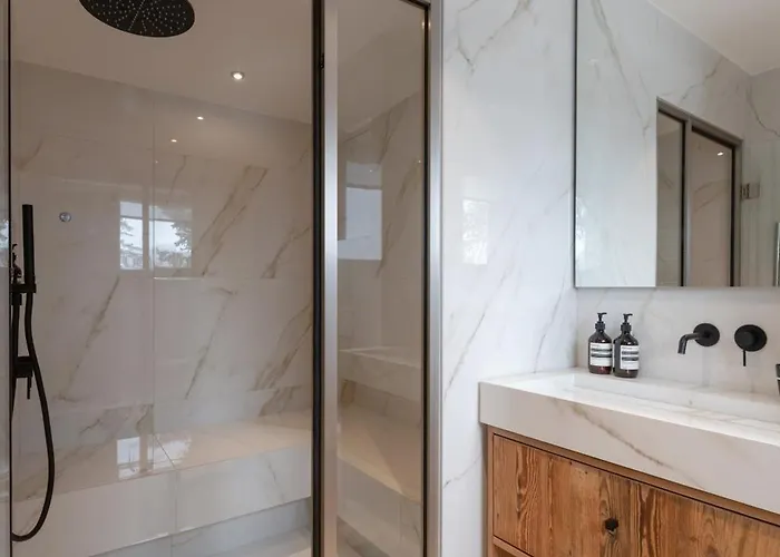 The Alpine Nest By Mrs Miggins * Кран-Монтана