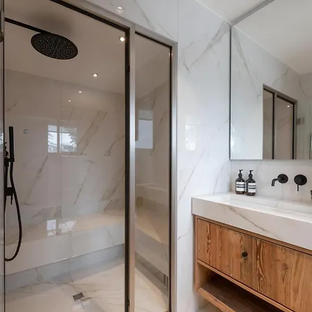 The Alpine Nest By Mrs Miggins * クラン